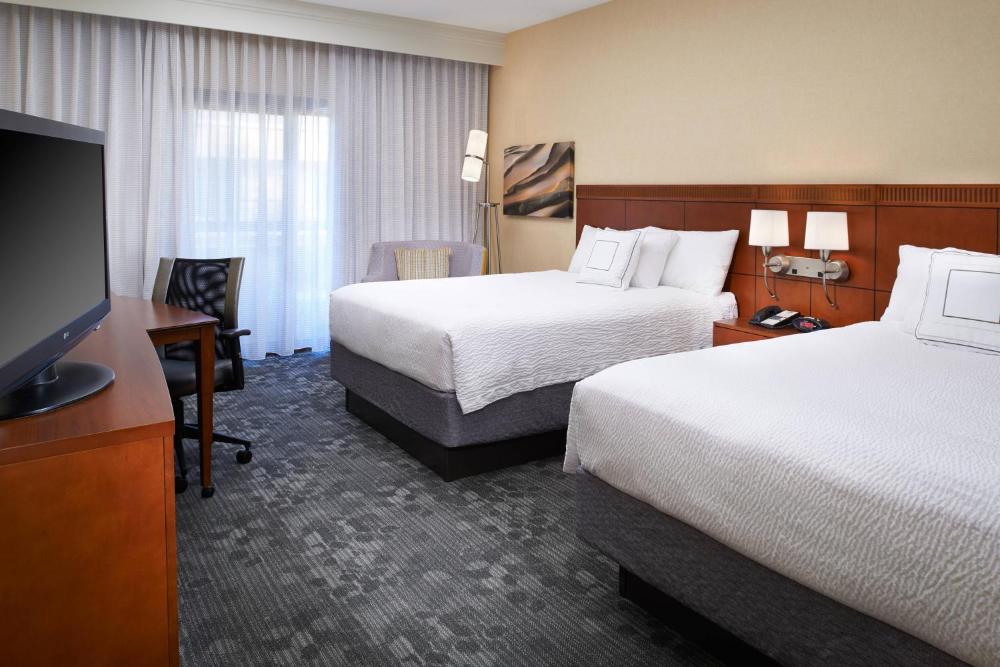 Queen Room with Two Queen Beds interior